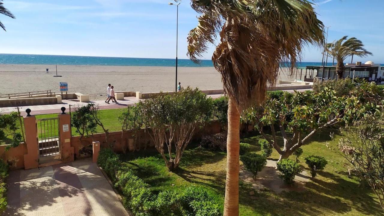 Atractivo Apartamento En La Playa Con Parking Roquetas de Mar Eksteriør billede