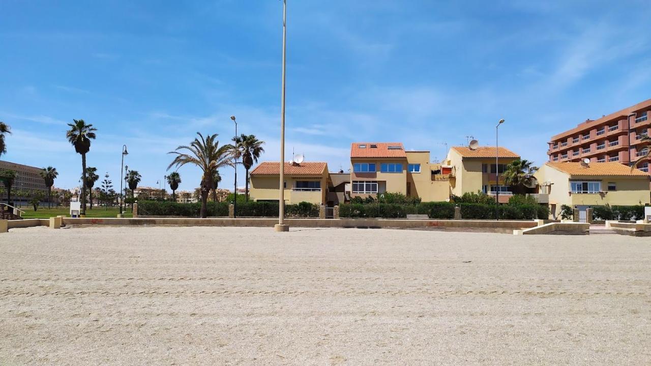 Atractivo Apartamento En La Playa Con Parking Roquetas de Mar Eksteriør billede